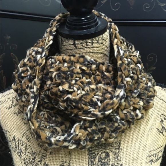 HANDMADE Fleece Infinity Scarf - Picture 1 of 3